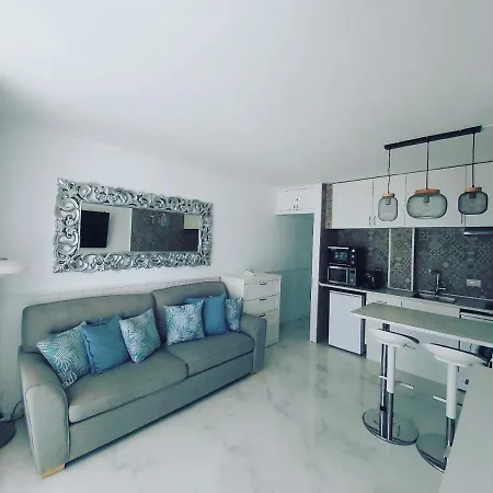 Canarian Blue Tropical Garden View & Pool Daire *