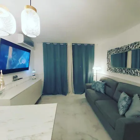 Canarian Blue Tropical Garden View & Pool Daire *